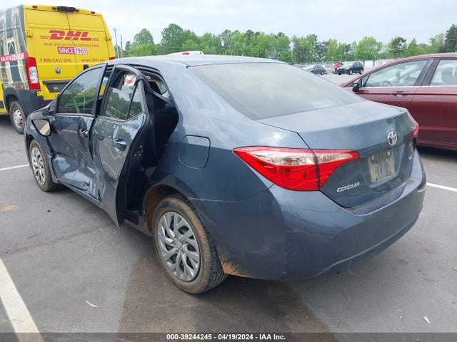 Toyota COROLLA LE 2018 2T1BURHE1JC991363 Image 3