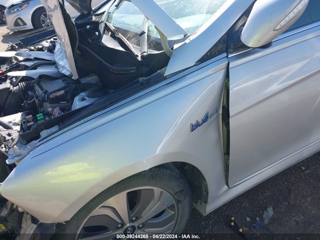 Hyundai Sonata Hybrid Limited 2015 KMHEC4A49FA124563 Image 18