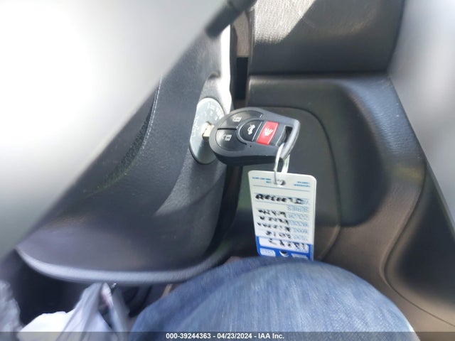 3N1CN7APXJL833833 Nissan Versa 1.6 Sv