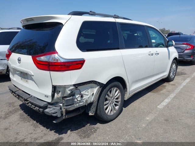 Toyota Sienna Xle 8 Passenger 2015 5TDYK3DC7FS540793 Image 4