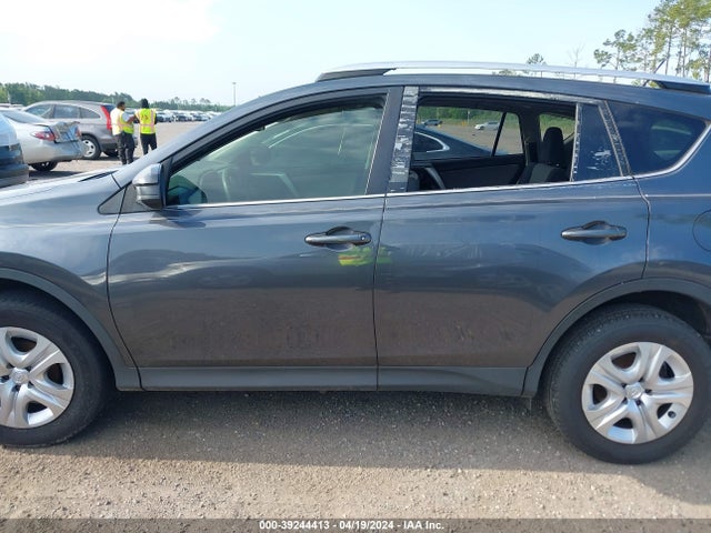 Toyota RAV4 LE 2015 JTMZFREV0FD054270 Image 14