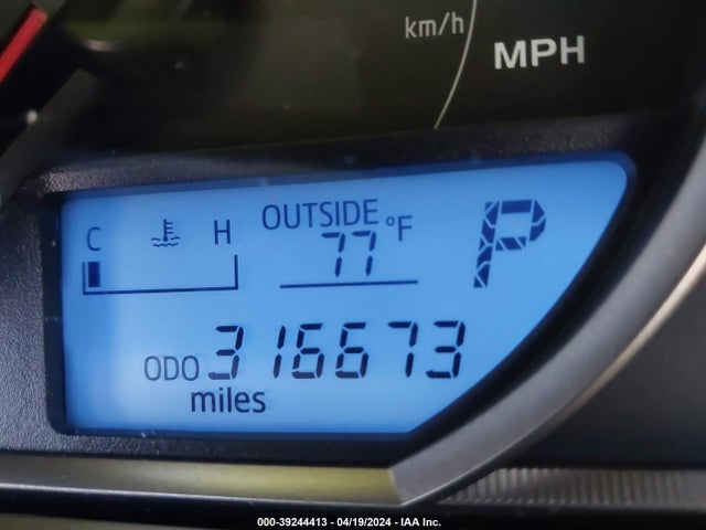Toyota RAV4 LE 2015 JTMZFREV0FD054270 Image 15