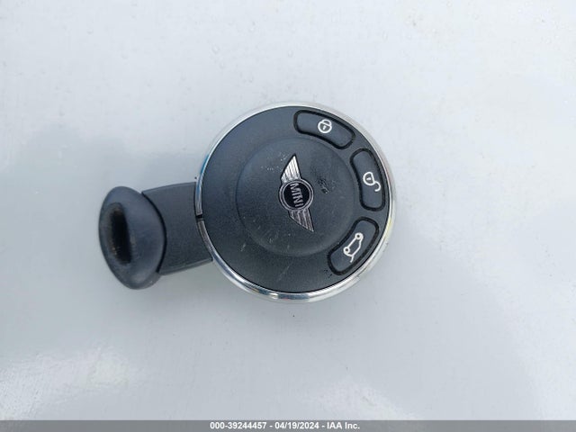 2011 MINI COOPER WMWZN3C56BT132762 Photo 10