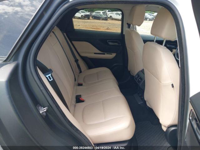 SADCJ2FX0JA280674 Jaguar F-pace 25t Premium