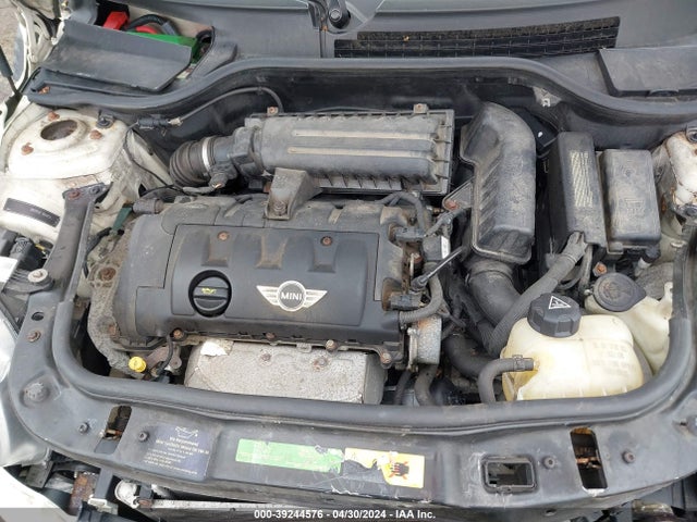 2010 MINI COOPER WMWMF3C53ATZ64940 Photo 9