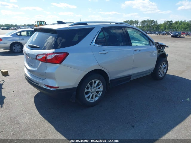 Chevrolet EQUINOX LT 2018 2GNAXSEV1J6133463 Image 4