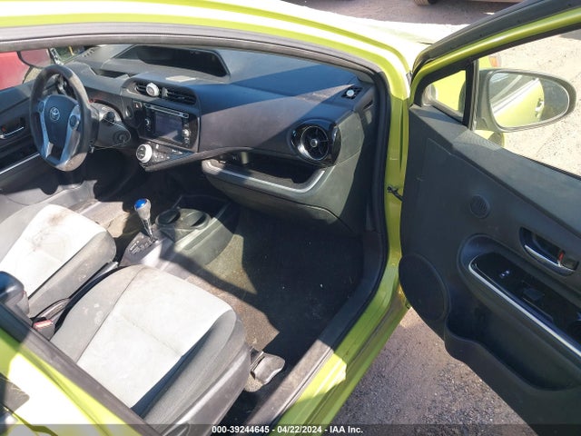 Toyota Prius C Two 2015 JTDKDTB39F1091665 Image 5