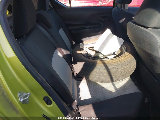 Toyota Prius C Two 2015 JTDKDTB39F1091665 Image 8