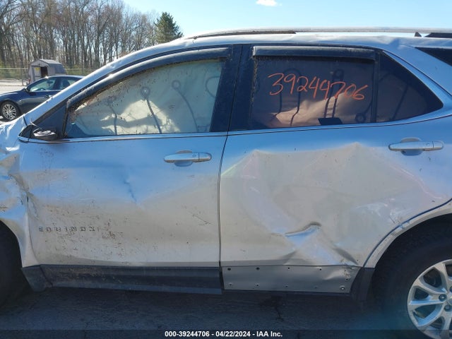 Chevrolet EQUINOX LT 2018 2GNAXSEV3J6251076 Image 13