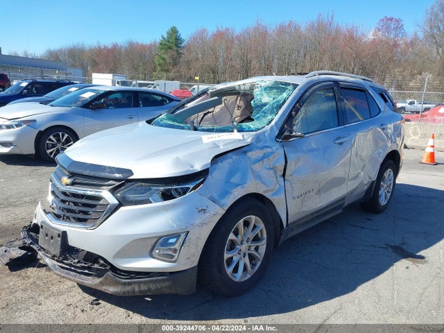 Chevrolet EQUINOX LT 2018 2GNAXSEV3J6251076 Image 2