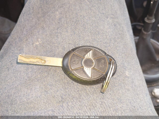 2006 MINI COOPER WMWRC33516TK68177 Photo 10