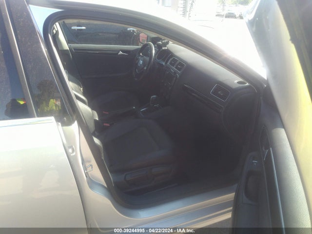 3VWL07AJ3FM408573 Volkswagen Jetta 1.8t Sel