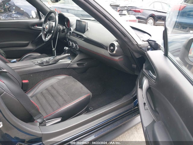 2018 FIAT 124 SPIDER JC1NFAEK6J0138144 Photo 4