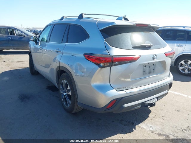 Toyota Highlander Xle 2021 5TDHZRAH3MS532153 Image 3