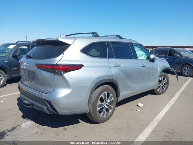 Toyota Highlander Xle 2021 5TDHZRAH3MS532153 Image 4