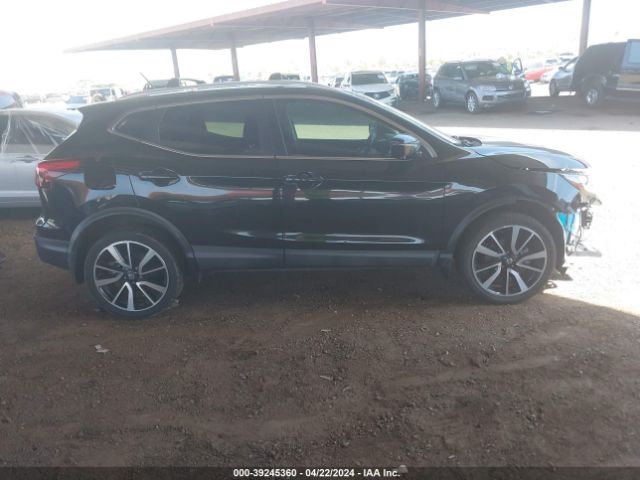 JN1BJ1CP2HW035574 Nissan Rogue Sport Sl