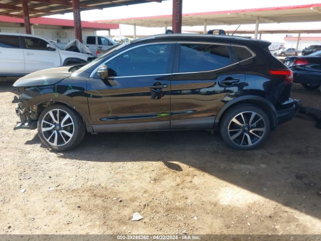 JN1BJ1CP2HW035574 Nissan Rogue Sport Sl