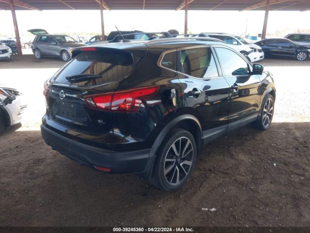 JN1BJ1CP2HW035574 Nissan Rogue Sport Sl