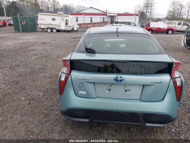 JTDKARFU6G3504176 Toyota Prius Three Touring