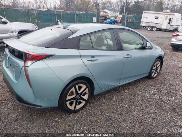 JTDKARFU6G3504176 Toyota Prius Three Touring