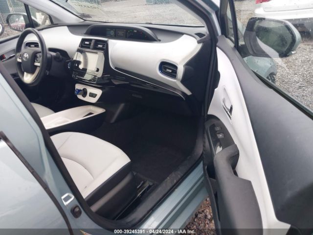 JTDKARFU6G3504176 Toyota Prius Three Touring
