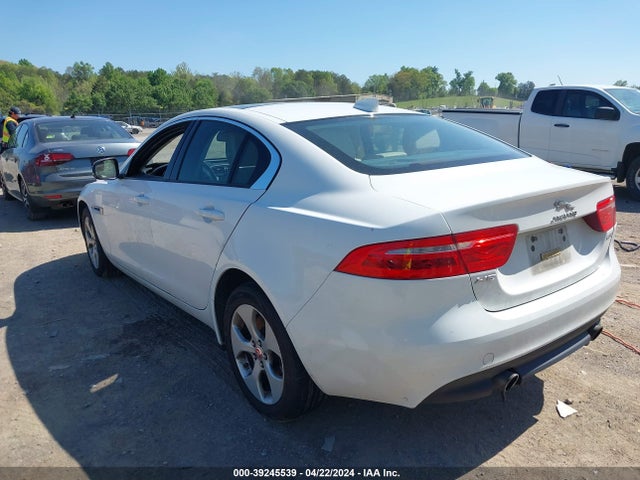 2017 JAGUAR XE SAJAR4BG6HA973533 Photo 2