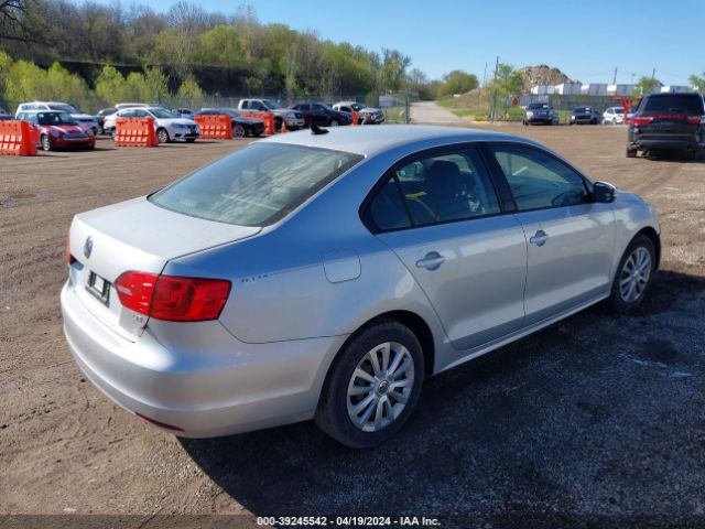 3VWD17AJ2EM429026 Volkswagen Jetta 1.8t Se