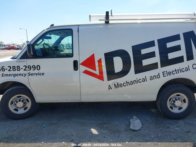 Chevrolet Express 2500 Work Van 2019 1GCWGAFP4K1273942 Image 14