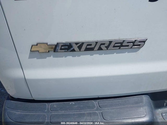 Chevrolet Express 2500 Work Van 2019 1GCWGAFP4K1273942 Image 18