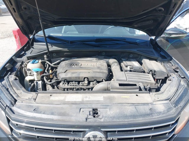 1VWBT7A30HC033685 Volkswagen Passat 1.8t Se
