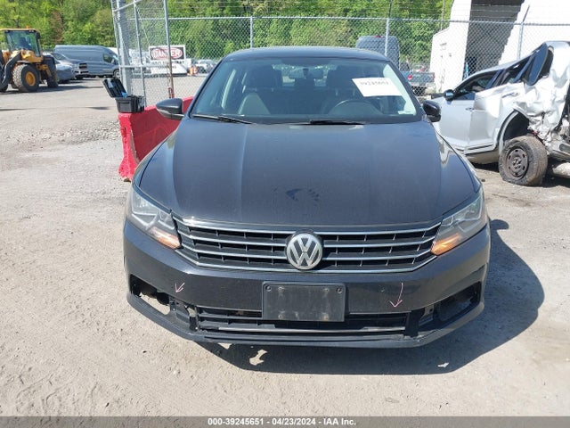 1VWBT7A30HC033685 Volkswagen Passat 1.8t Se