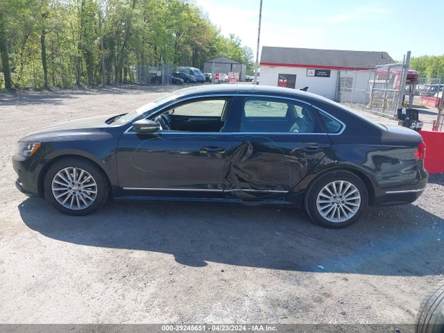 1VWBT7A30HC033685 Volkswagen Passat 1.8t Se