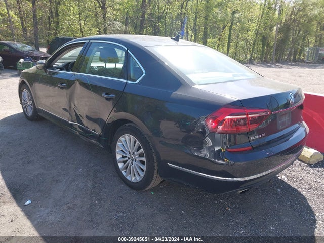 1VWBT7A30HC033685 Volkswagen Passat 1.8t Se