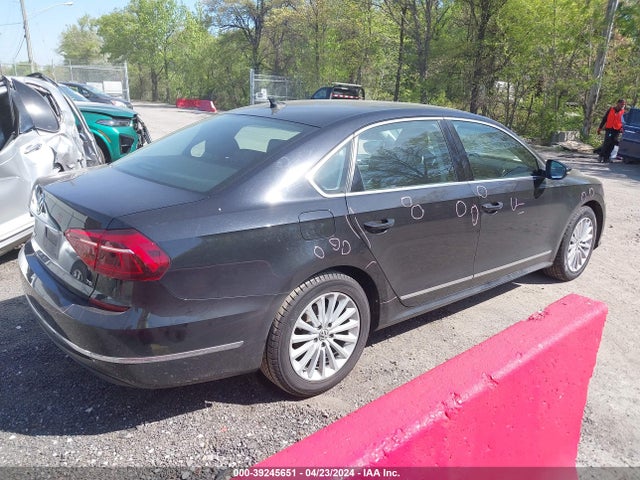 1VWBT7A30HC033685 Volkswagen Passat 1.8t Se