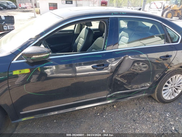 1VWBT7A30HC033685 Volkswagen Passat 1.8t Se
