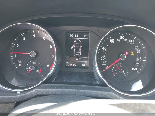 1VWBT7A30HC033685 Volkswagen Passat 1.8t Se