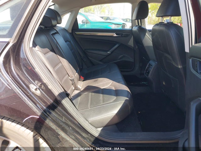 1VWBT7A30HC033685 Volkswagen Passat 1.8t Se