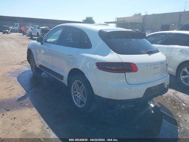 2017 PORSCHE MACAN WP1AA2A5XHLB81186 Photo 2