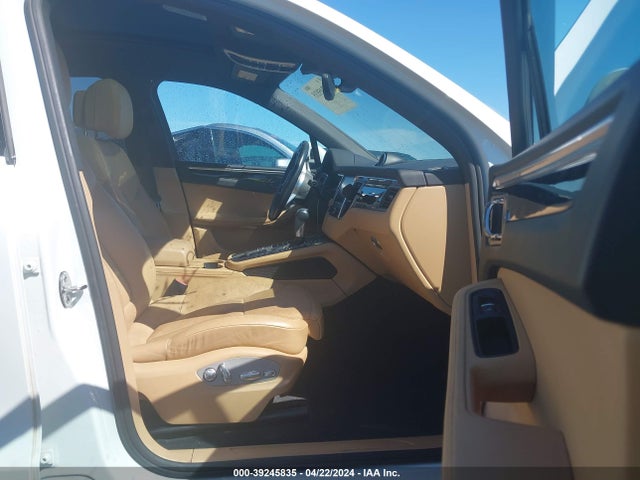 2017 PORSCHE MACAN WP1AA2A5XHLB81186 Photo 4