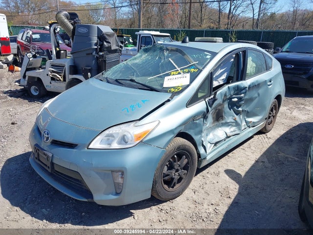 Toyota Prius Two 2014 JTDKN3DUXE1818295 Image 2