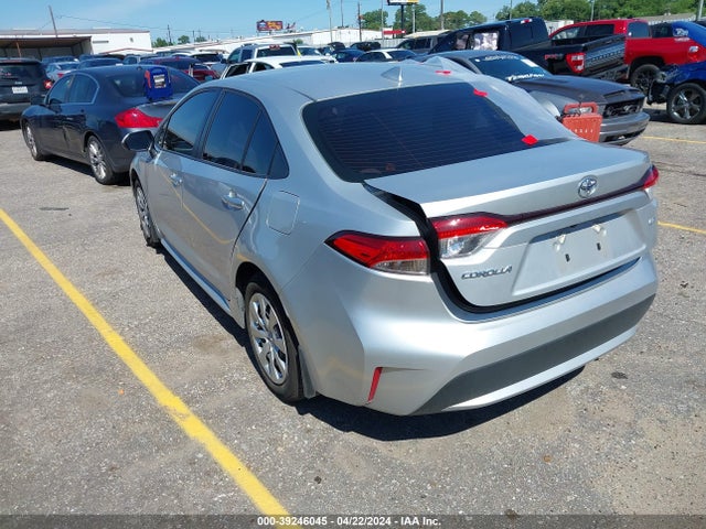 Toyota COROLLA LE 2022 JTDEPMAE8N3027276 Image 3