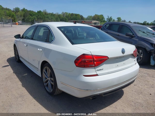 1VWAS7A30GC056266 Volkswagen Passat 1.8t R-line