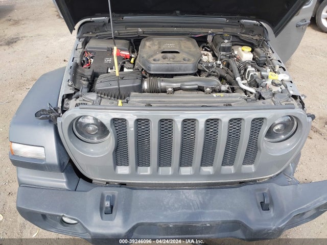 1C4HJXDN7JW230440 Jeep Wrangler Unlimited Sport 4x4