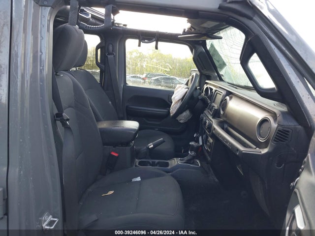 1C4HJXDN7JW230440 Jeep Wrangler Unlimited Sport 4x4