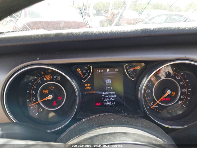 1C4HJXDN7JW230440 Jeep Wrangler Unlimited Sport 4x4
