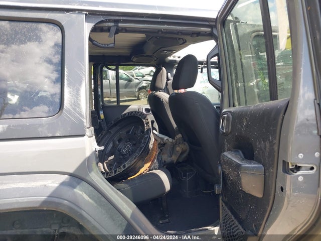1C4HJXDN7JW230440 Jeep Wrangler Unlimited Sport 4x4