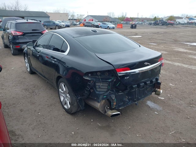 2010 JAGUAR XF SAJWA0FA7AHR69788 Photo 2