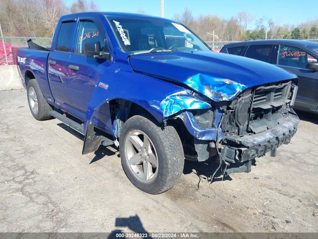RAM 1500 Express Quad Cab 4x4 6'4 Box 2017 1C6RR7FT7HS620665 Image 1