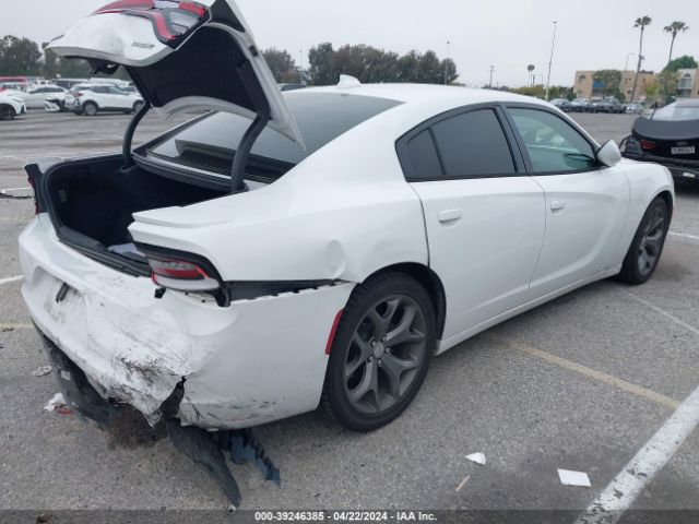 2C3CDXHGXFH825144 Dodge Charger Sxt