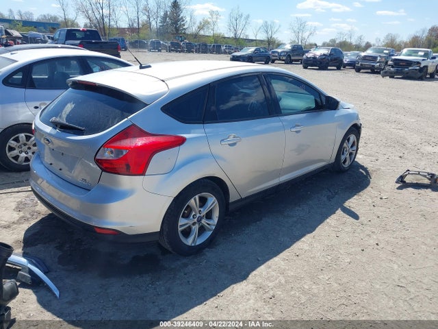 Ford FOCUS SE 2014 1FADP3K29EL400521 Image 4